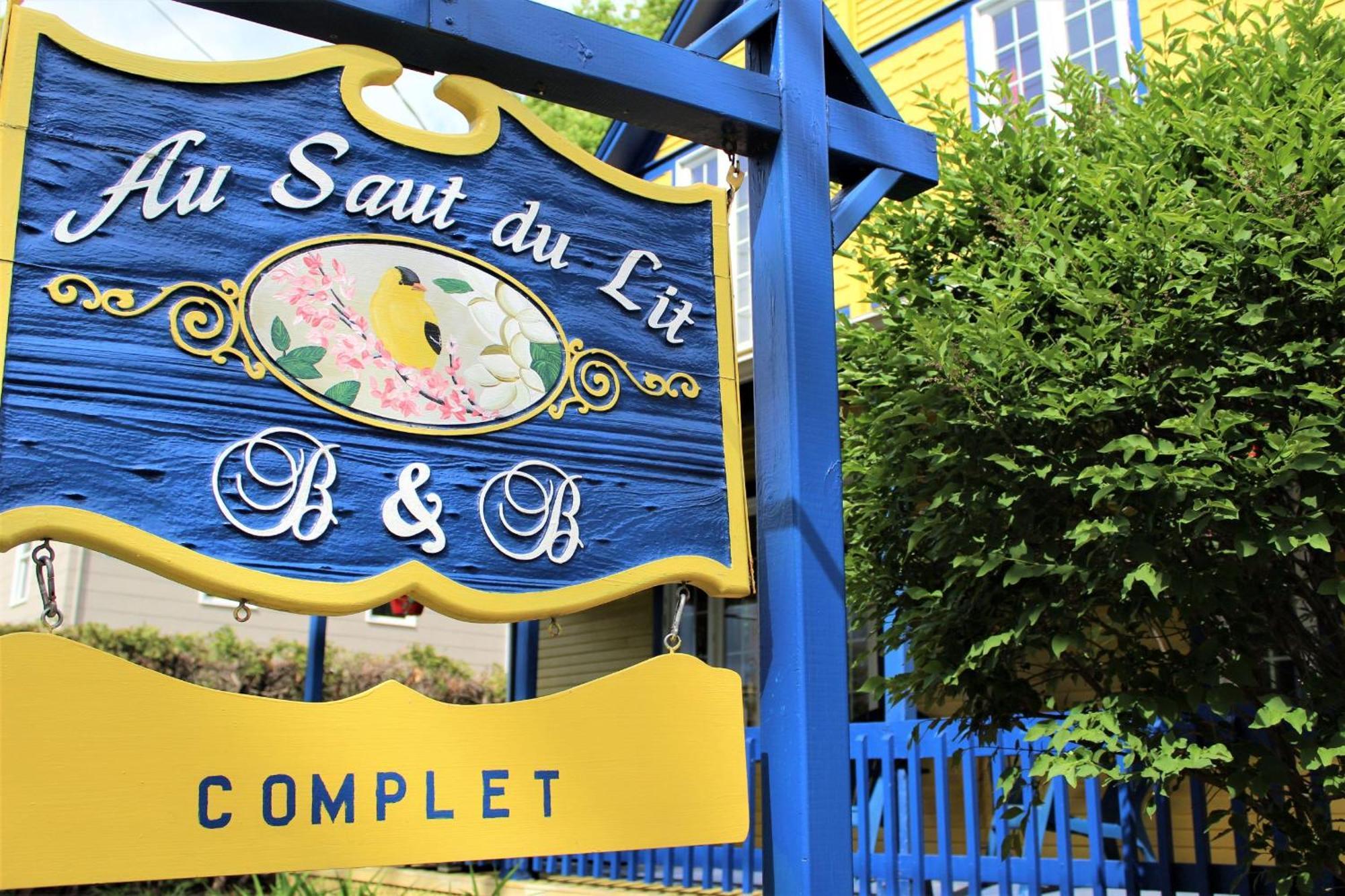 Bed and Breakfast Au Saut Du Lit Magog Exterior foto