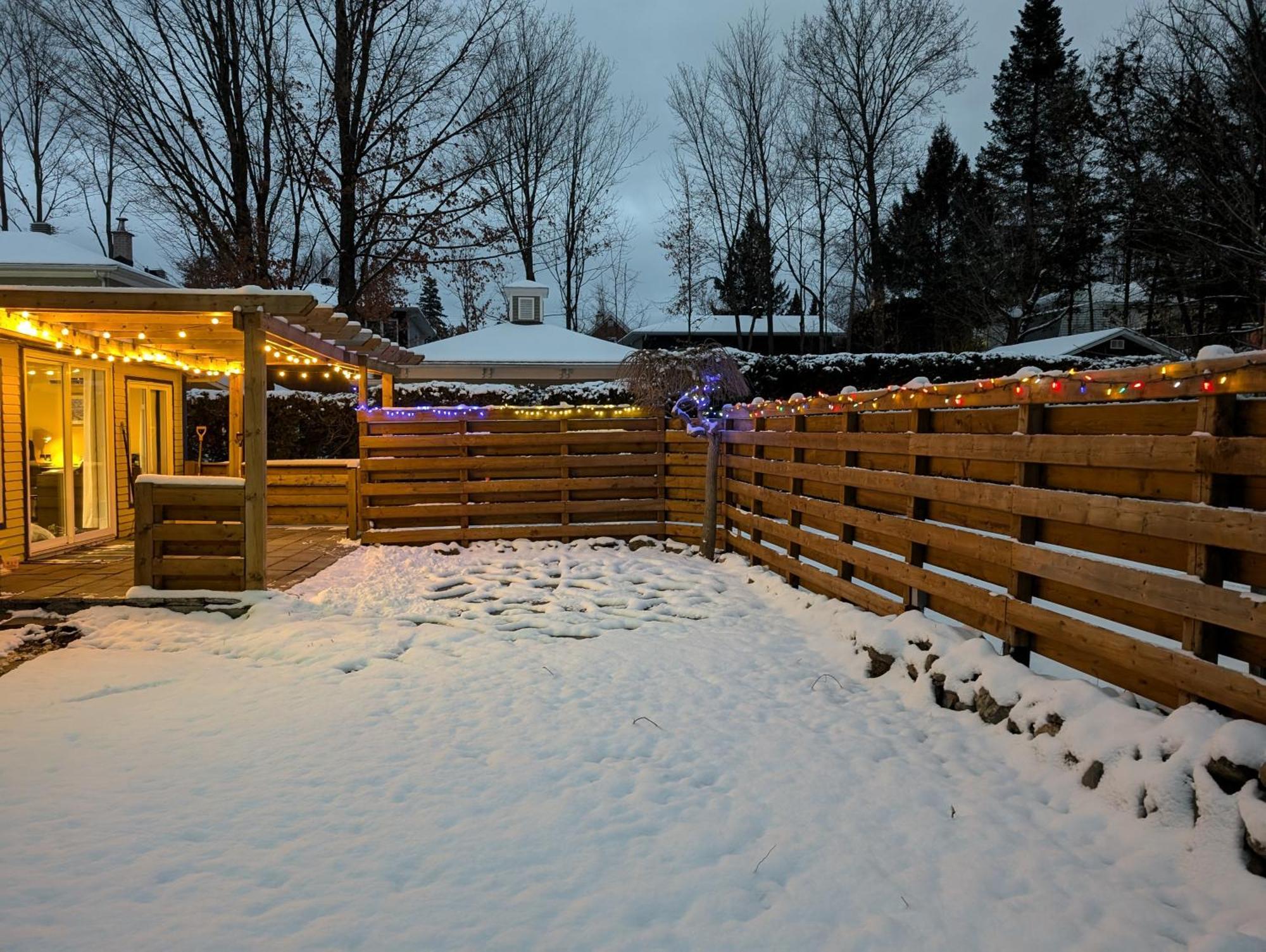 Bed and Breakfast Au Saut Du Lit Magog Exterior foto