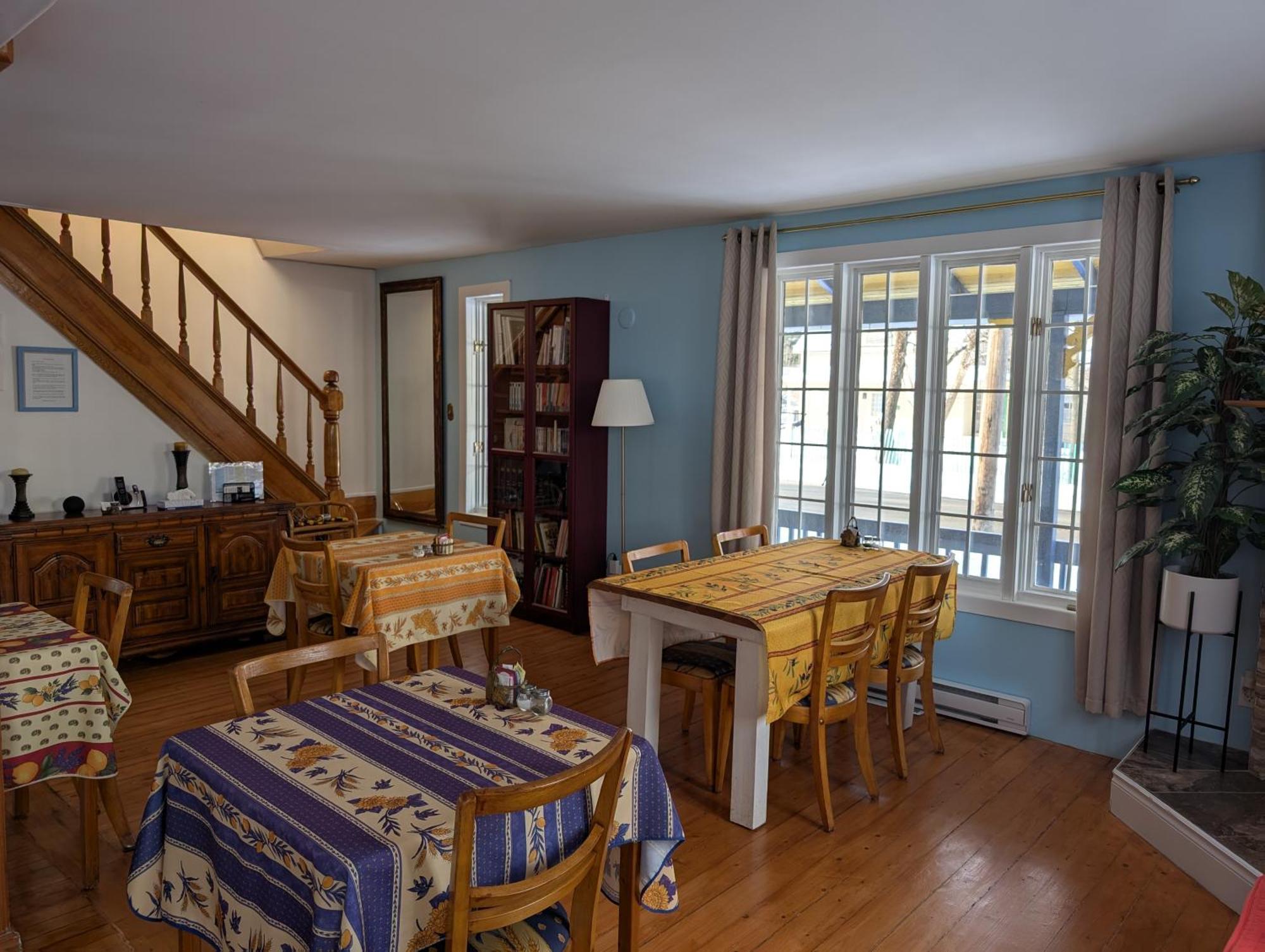 Bed and Breakfast Au Saut Du Lit Magog Exterior foto