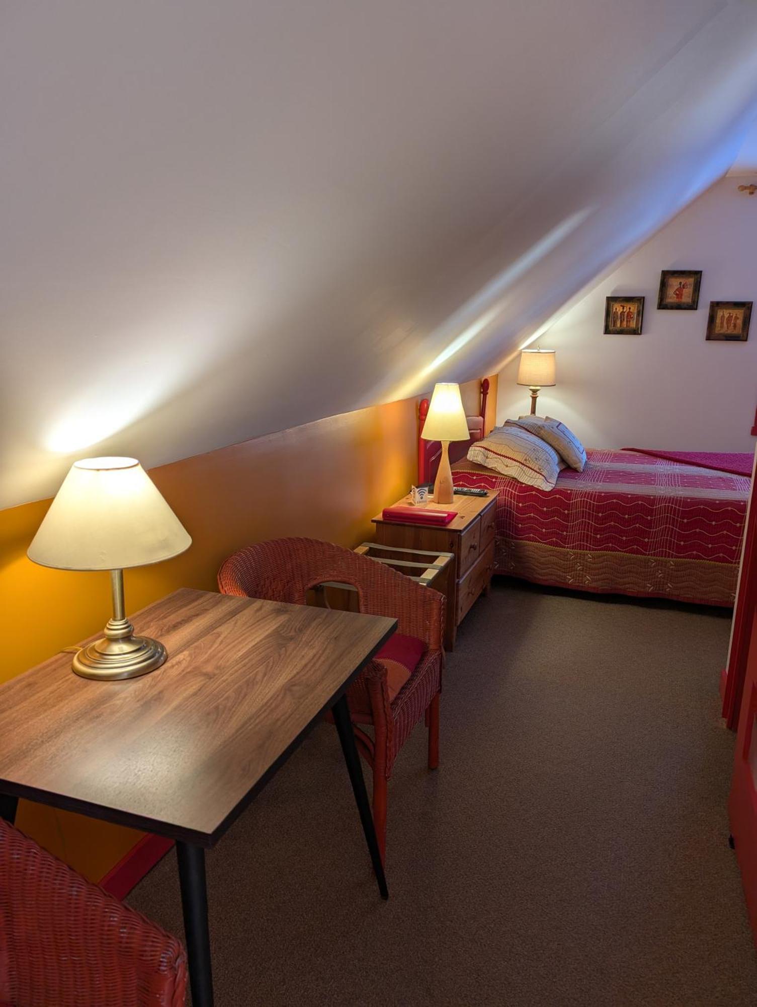 Bed and Breakfast Au Saut Du Lit Magog Exterior foto